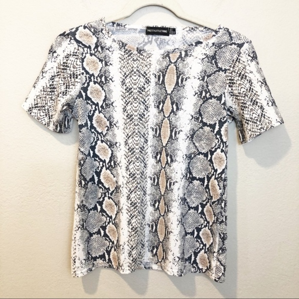 Pretty Little Thing Snake‎ Print Tee